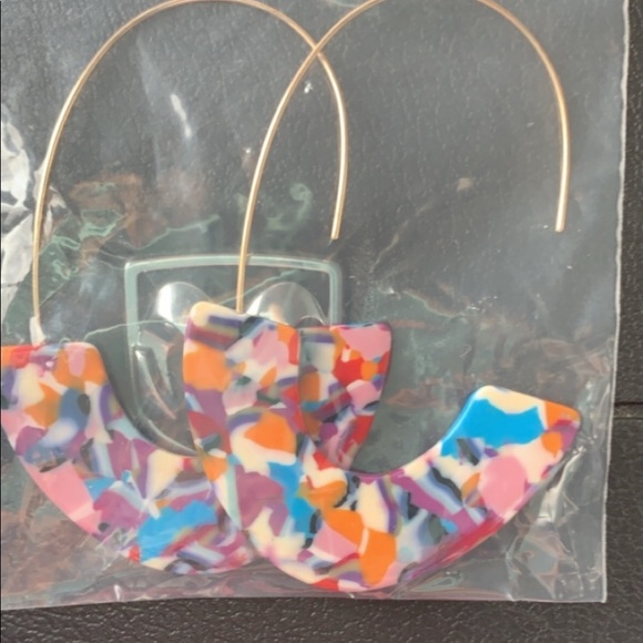 Jewelry - Picture 4 of 8